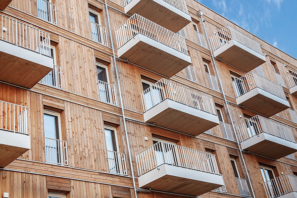 Expertenwissen Brandschutz im Holzbau – von Best-Practice-Beispielen lernen